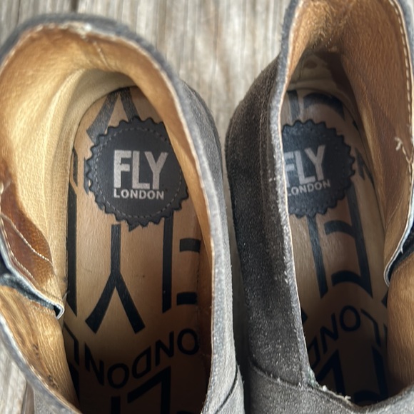 Booties Fly London charcoal gray suede ankle 1 1/2 wedge zip premium lea… - Picture 6 of 11